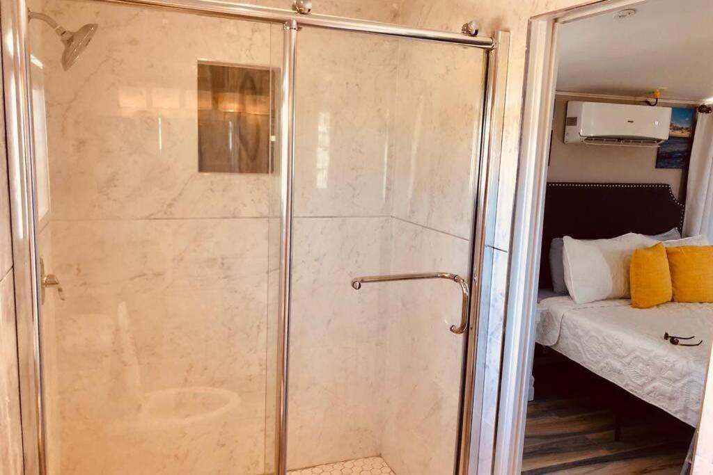 King&Queen Suite #8 Nassau Buitenkant foto